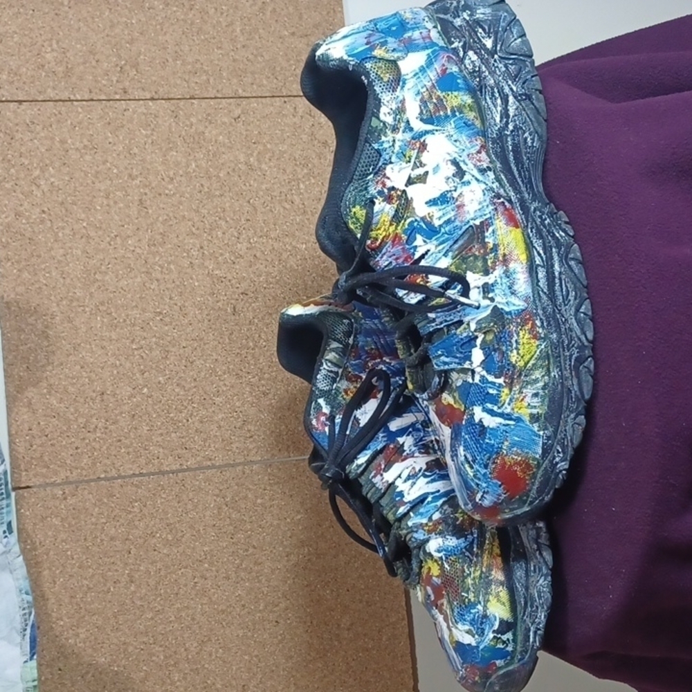 SLICK-BUD FASHIONS shoes size 11 in a beautiful custom paint job Skechers